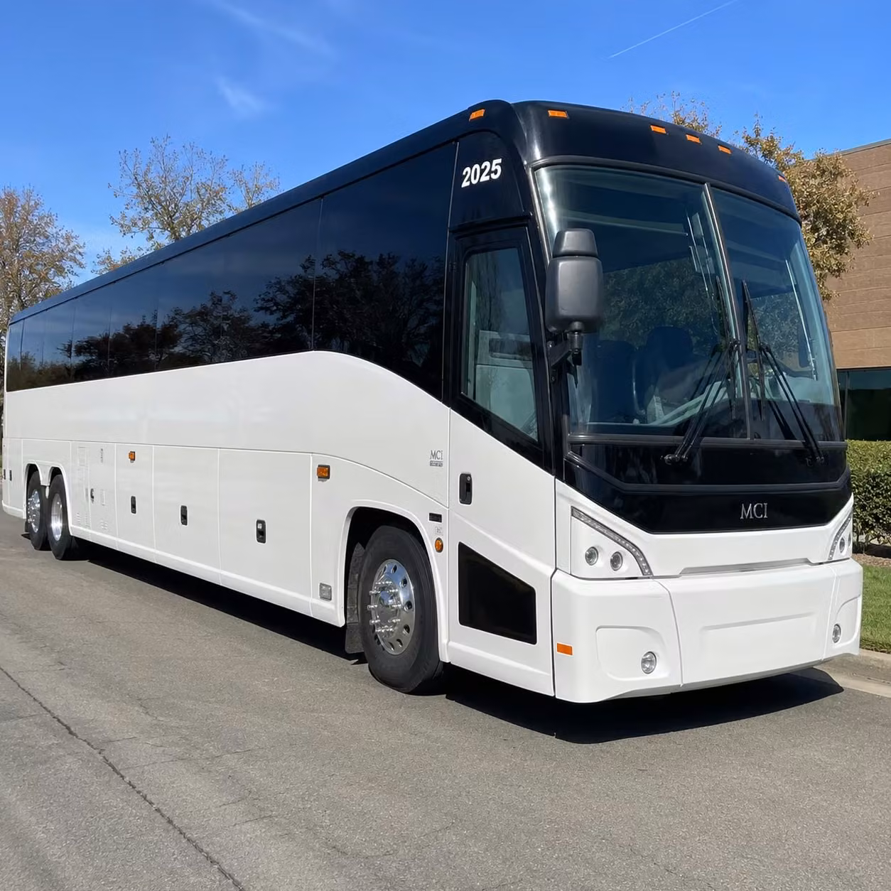 airport shuttle transportation to john wayne airport for costa mesa corporate groups
